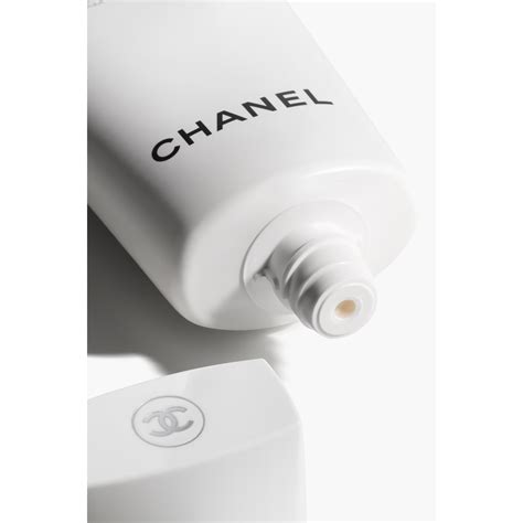 chanel le blanc brightening makeup remover|Chanel le blanc cleanser.